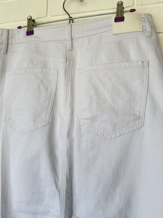 Express White High Rise Midi Jean Skirt Size 12 - Picture 9 of 16